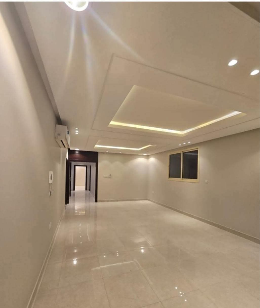 شقه بمقدم 500.000 للبيع قريب من المحور المركزي والحي الجامعي بإطلاله على دار الأوبرا والنهر الأخضر